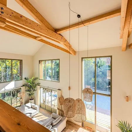 Villa New Luxury Villa, Outbuilding *