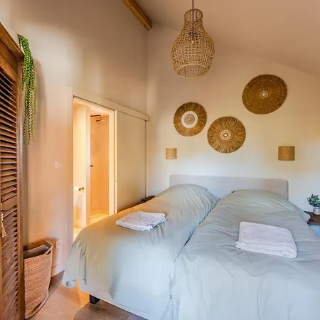 New Luxury Villa, Outbuilding