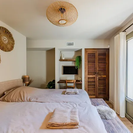 New Luxury Villa, Outbuilding Villa Lacanau