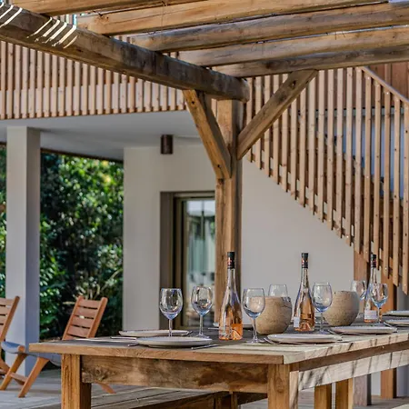 Villa New Luxury Villa, Outbuilding