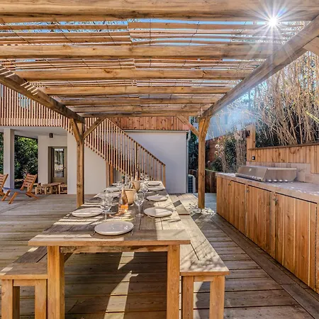 Villa New Luxury Villa, Outbuilding *
