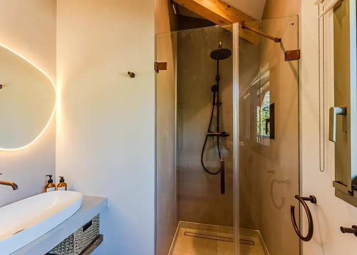 New Luxury Villa, Outbuilding *